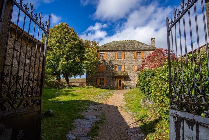 Gîte pour 6 personnes, avec Jardin et Vue dans Lozère - 2