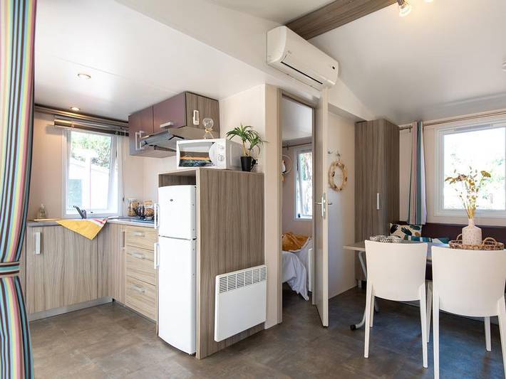 Wohnwagen für 4 Personen, mit Balkon/Terrasse und Kinderpool in Les Ayguades - 2