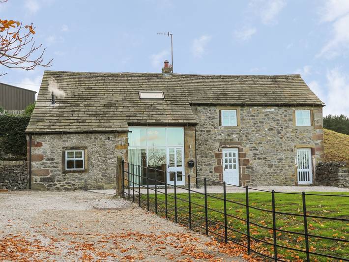 Cottage for 12 people, with garden and hot tub in Yorkshire Dales National Park
