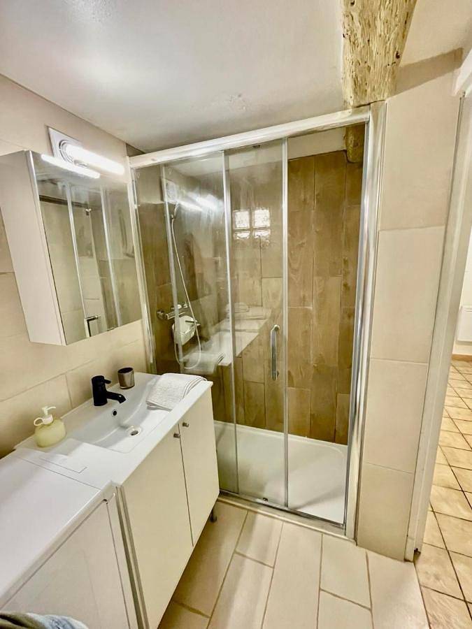 Appartement entier, One-Bedroom Apartment in Orange, Vaucluse