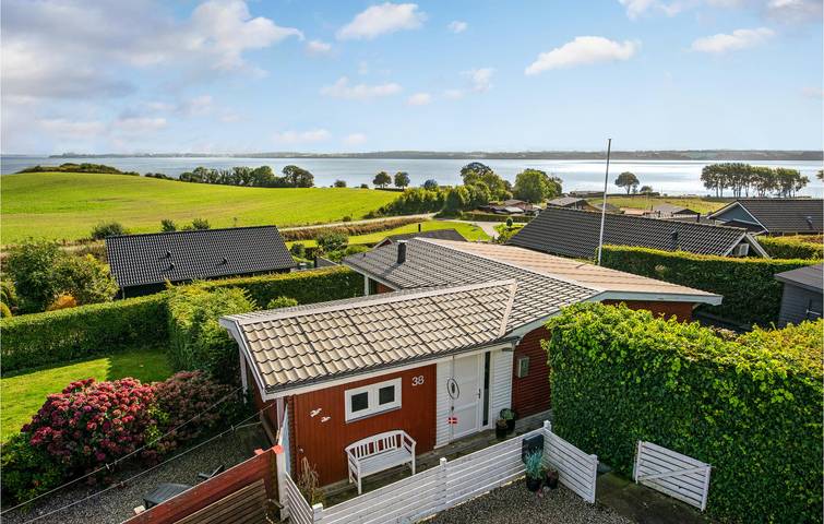 Ferienhaus für 2 Personen, mit Terrasse und Garten in Skarrev
