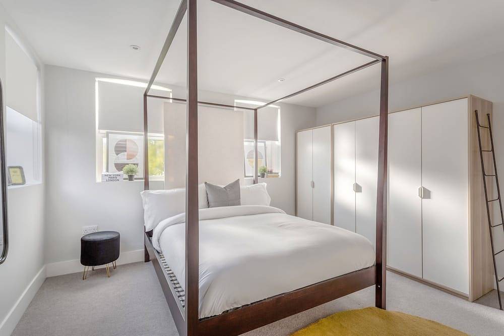 Entire apartment, Staycation 2 bed/2 bath Gated Development Lux St Albans - Off Street Parking in Hertfordshire