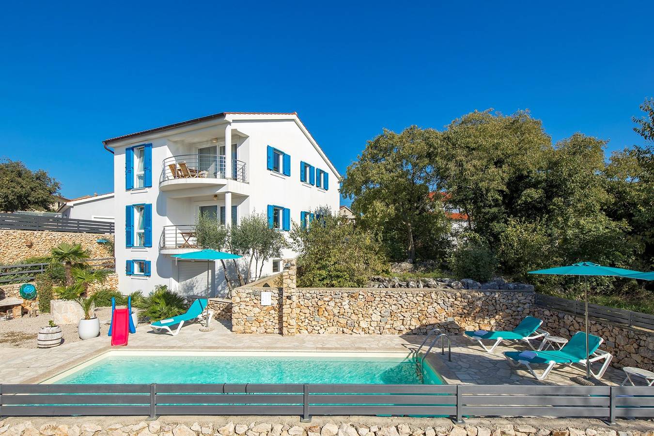 Villa Anna-Lena mit Pool nahe Sandstrand in Garica, Krk
