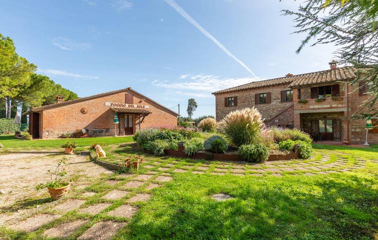 Ferienwohnung für 9 Personen, mit Terrasse und Pool sowie Garten, mit Haustier - 1
