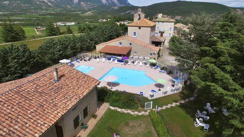 Parc de vacances pour 5 personnes, avec jardin ainsi que piscine et vue à Lagrand - 2