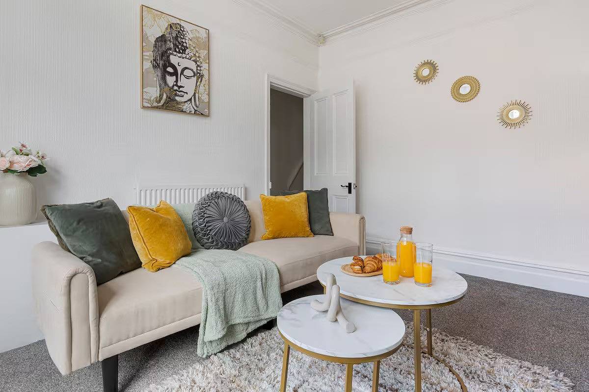 Family - Sleeps 6 - Garden - Parking in Manchester, Greater Manchester