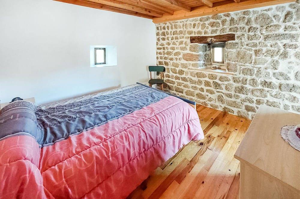 3 bedroom amazing home in Essertines-en-Châtelne in Essertines-en-Châtelneuf, Montbrison