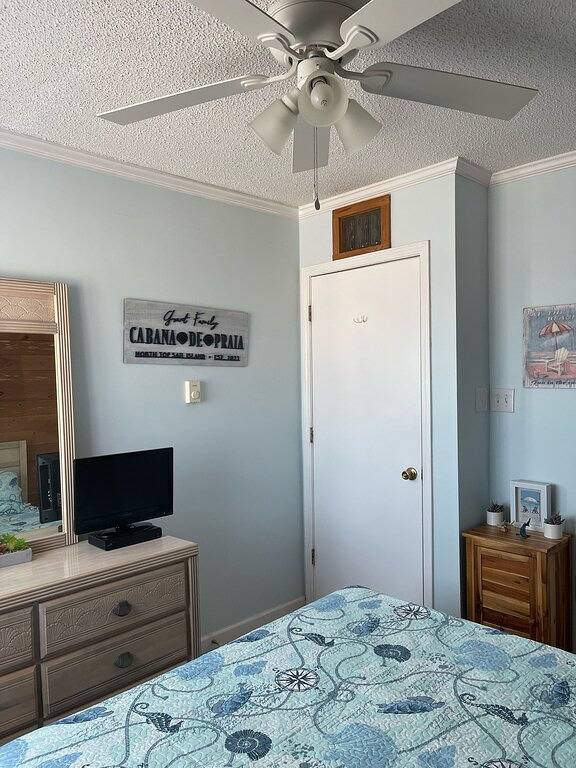 Ganze Wohnung, The Northern Exposure - Beautiful Beachfront Condo Right on the Ocean. in North Topsail Beach, Camp Lejeune