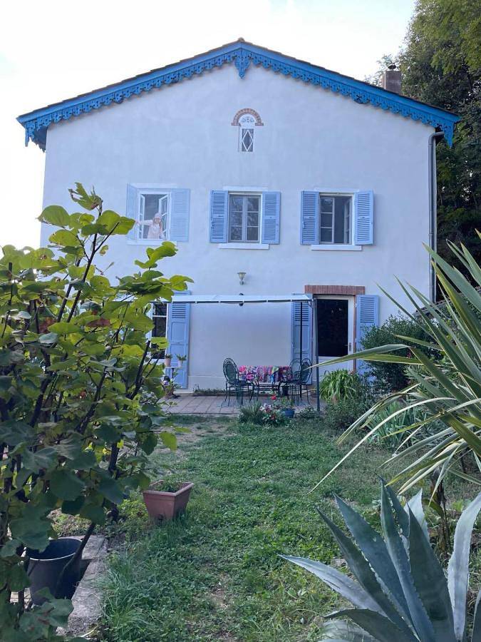 Les Agapanthes in Vaux-en-Beaujolais, Région de Villefranche-sur-Saône