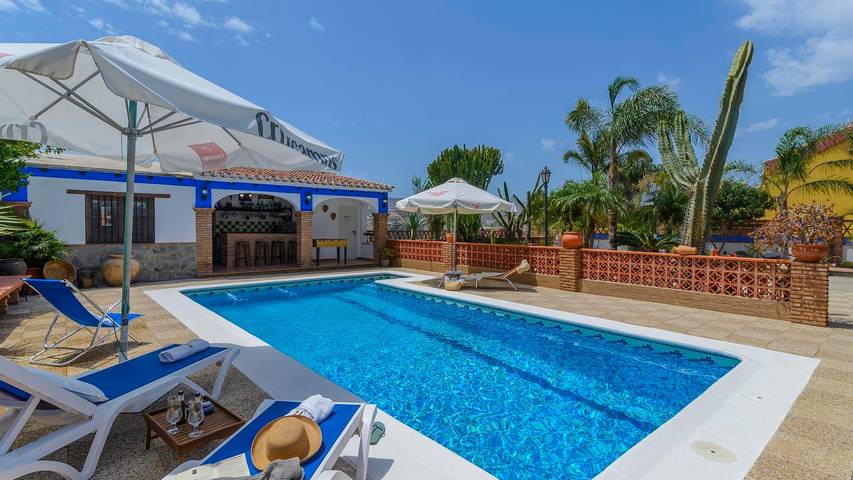 Casa rural para 6 personas, con balcón/terraza y piscina en Molvízar