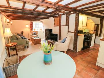 Glamping for 6 People in Hampshire, South East England, Photo 3