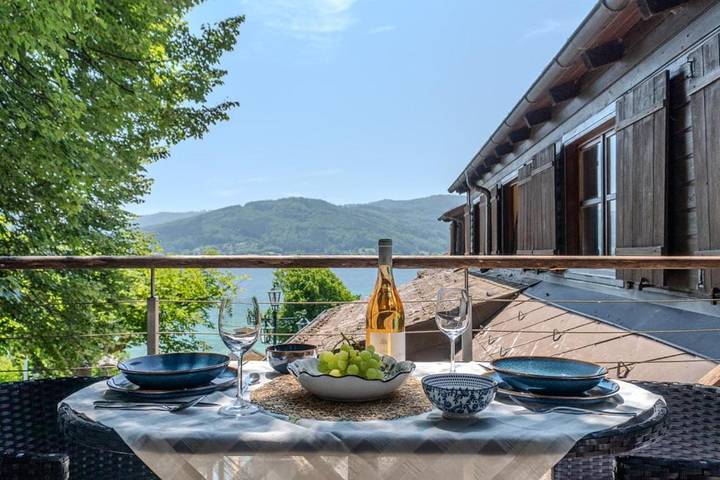 Ferienwohnung für 4 Personen, mit Seeblick und Terrasse am Attersee