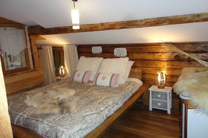 Chalet Le Bois Du Roc con gran jacuzzi in Thônes, Región de Annecy