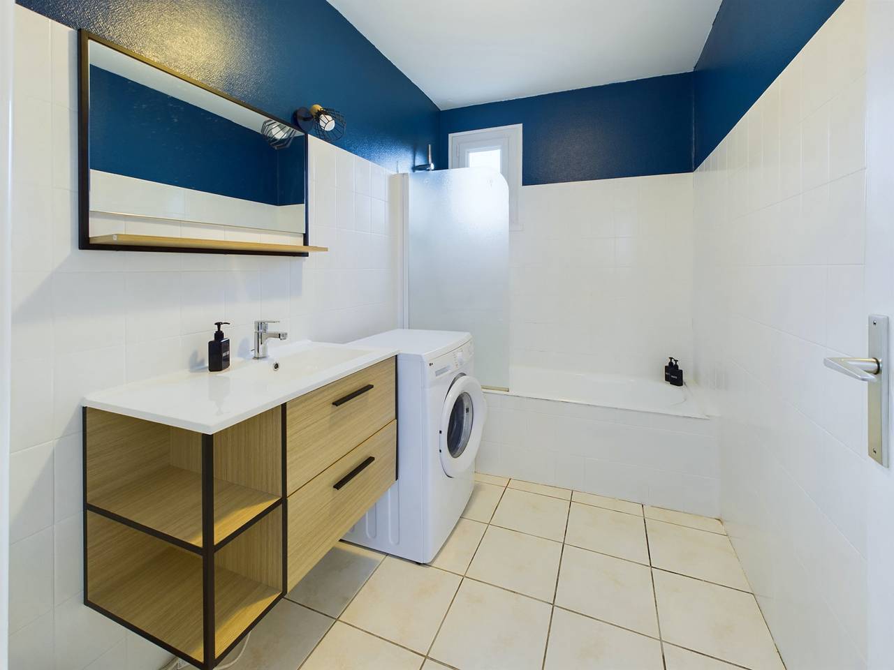 Appartement entier, 100 m de la plage, appartement, 2 adultes 2 enfants in Fouesnant, Côte de Cornouaille