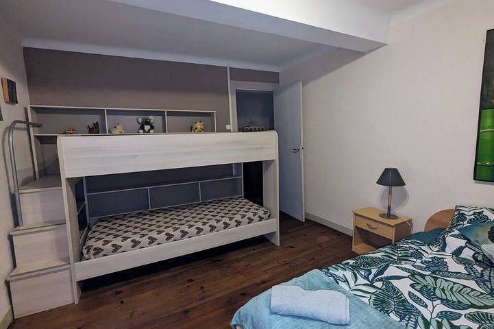 Maison de campagne pour 8 personnes, avec jardin à Gan - 4