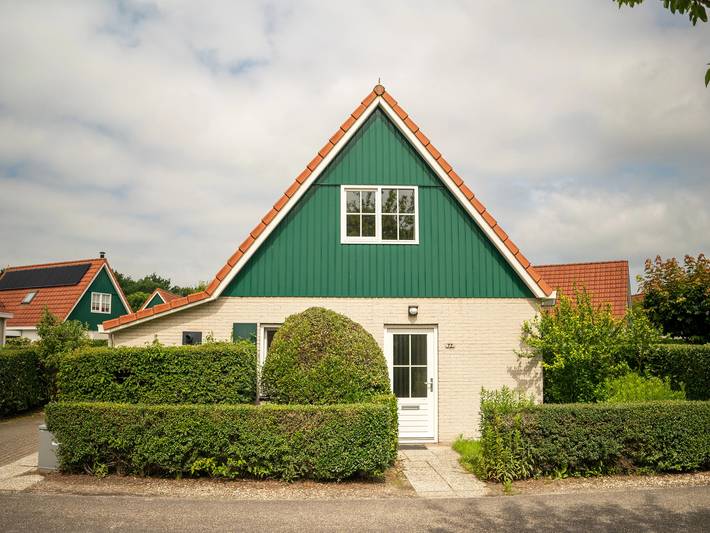 Bungalow für 6 Personen, mit Terrasse und Balkon/Terrasse in Burgh-Haamstede