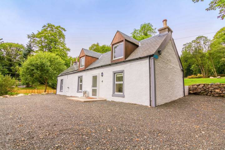 Log cabin for 5 people in Glenshee