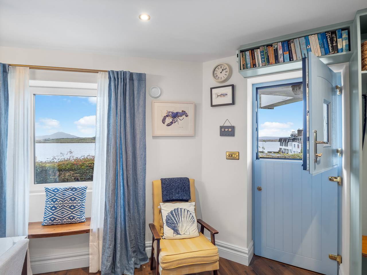 Entire apartment, 2 Harbour View Village home in Roundstone, Connemara