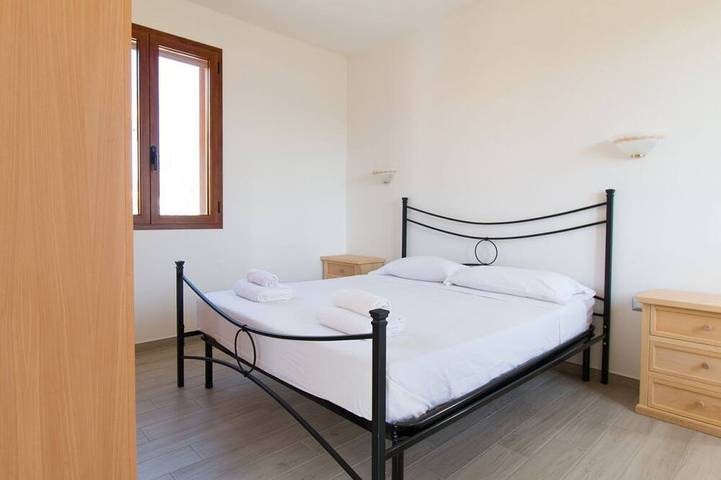 Yellow House- Villetta a due passi dal mare in Torregrande, Oristano