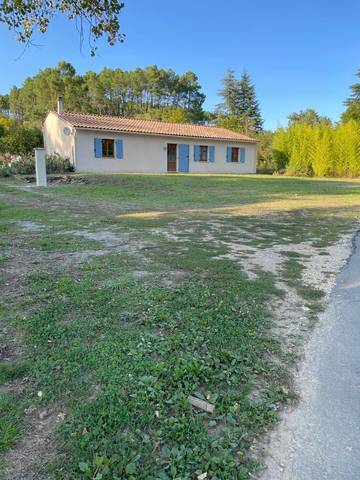 Gîte pour 6 personnes, avec jardin et vue ainsi que piscine et terrasse à Gagnières