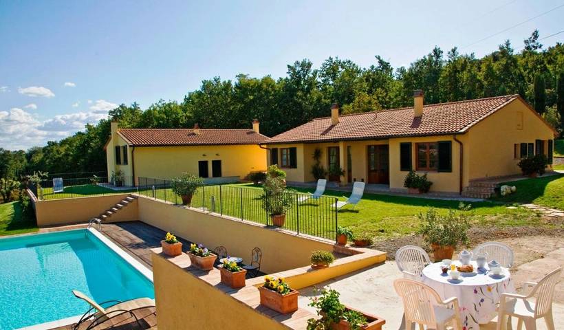 Bauernhof für 5 Personen, mit Garten und Ausblick sowie Pool