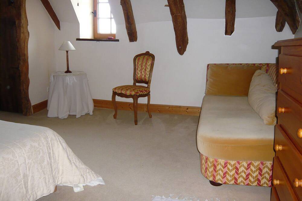 Gite de luxe pour couples adultes, paisable, vues dégagées, large piscine in Boisse, Périgord Pourpre