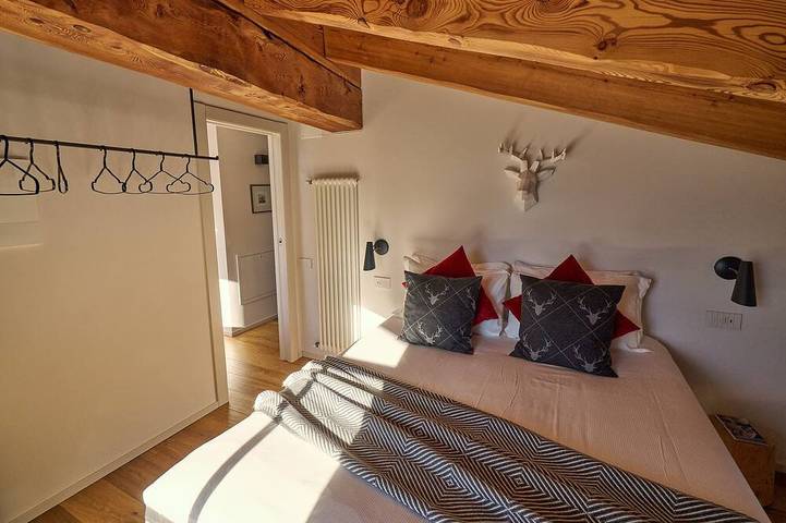 Appartamento intero, Stella - panoramic attic in the Bottonera casa vacanza in alpine design in Chiavenna, Alpi del Bernina