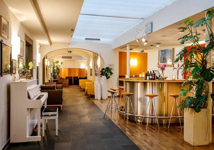 Hotel für 4 Personen, mit Terrasse und Pool sowie Sauna und Ausblick in Wels