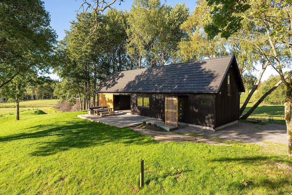 Fantastic newly built barn in the country, only 45 minutes from Gbg in Vargarda, Västergötland