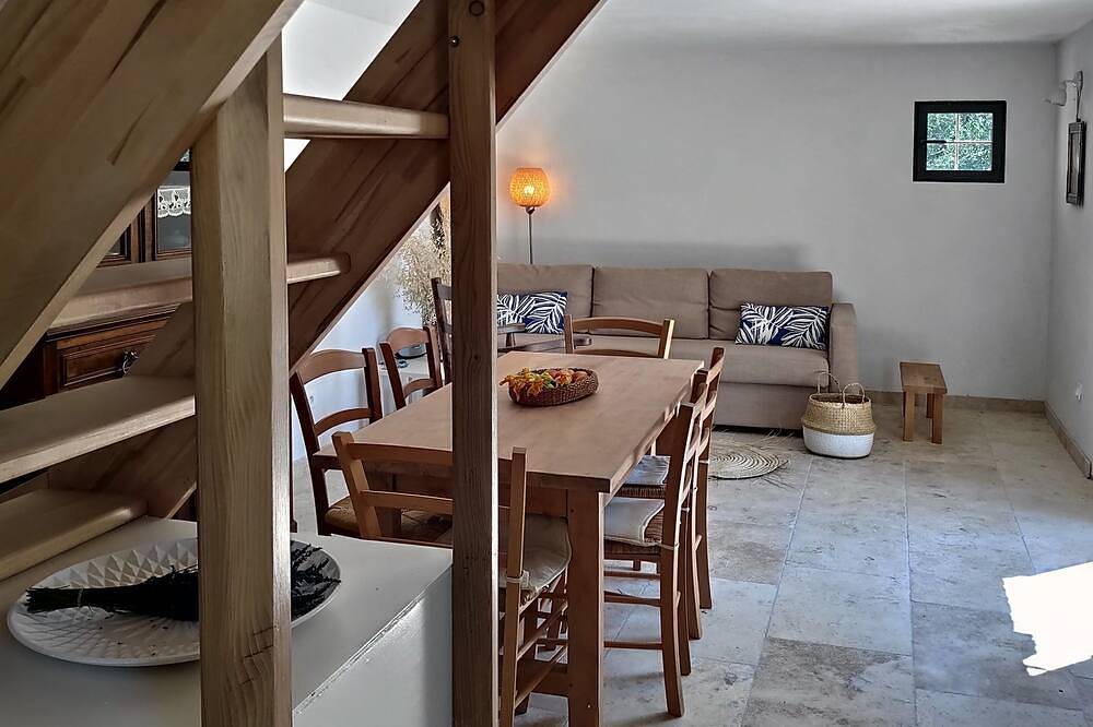 Authentique mazet avec piscine au milieu de 2 hectares d'oliviers in Barbentane, Région d'Arles