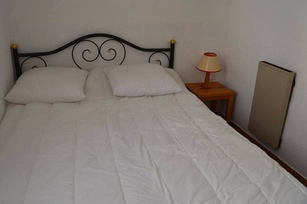 Appartement entier, Appartement 3 pièces cabine, 6 couchages à Cerbère, vue mer, parking, accès plage in Côte Vermeille, Cerbère
