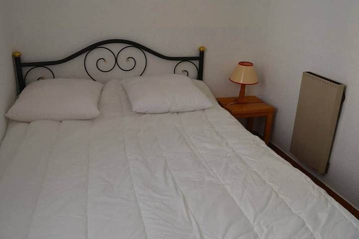 Gîte pour 6 personnes, avec terrasse dans Plage Peyrefitte - 2