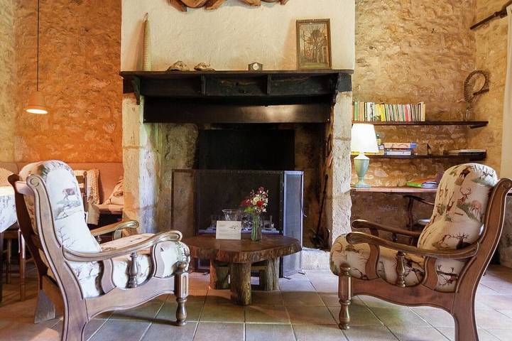 Gîte pour 5 personnes, avec terrasse ainsi que jardin et piscine - 1