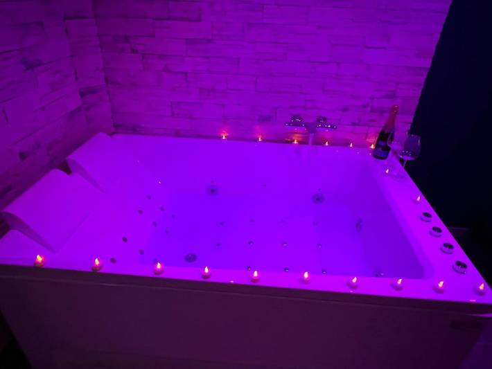 Location de vacances pour 2 personnes, avec jardin et vue à Belgentier - 2