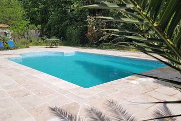 Gîte pour 3 personnes, avec terrasse et jardin à Garéoult