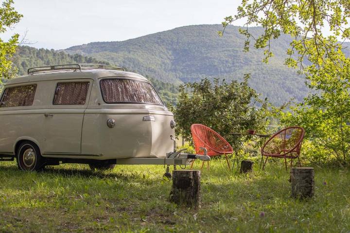 Camping pour 2 personnes, avec Terrasse ainsi que Jardin et Vue dans la Région de nyons