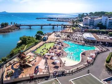 Camping für 5 Personen, mit Pool in Frejus