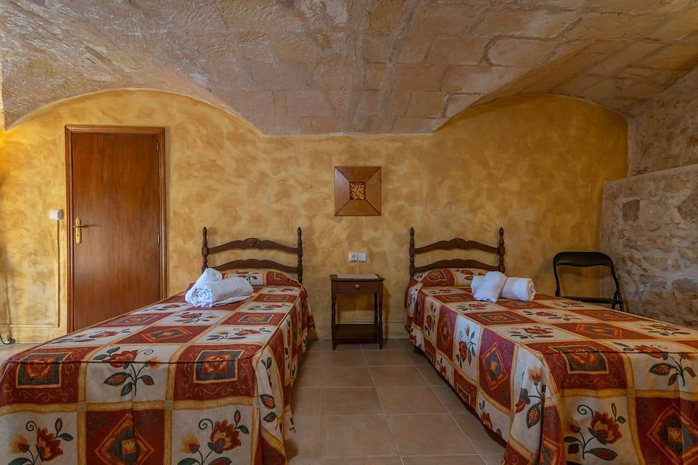 Es Molí Can Torres - Preciosa casa de pueblo con piscina privada en el centro de Mallorca in Sineu, Interior de Mallorca