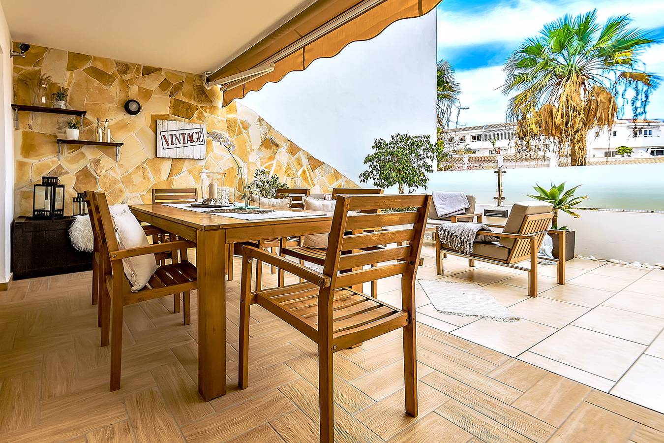 Apartamento entero, Precioso apartamento"Summer Dream- Island Village" con terraza, piscina compartida y Wi-Fi; se puede aparcar en la calle, se admiten mascotas in San Eugenio Alto, Adeje
