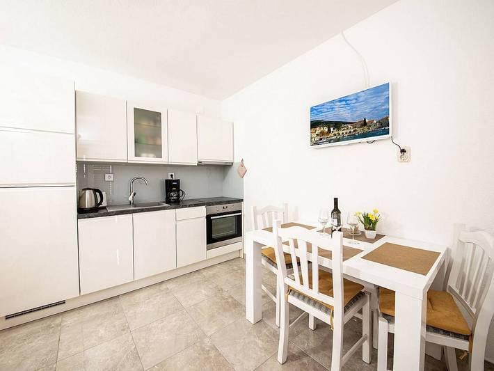 Gîte pour 3 personnes, avec terrasse, adapté aux familles à Bol - 4