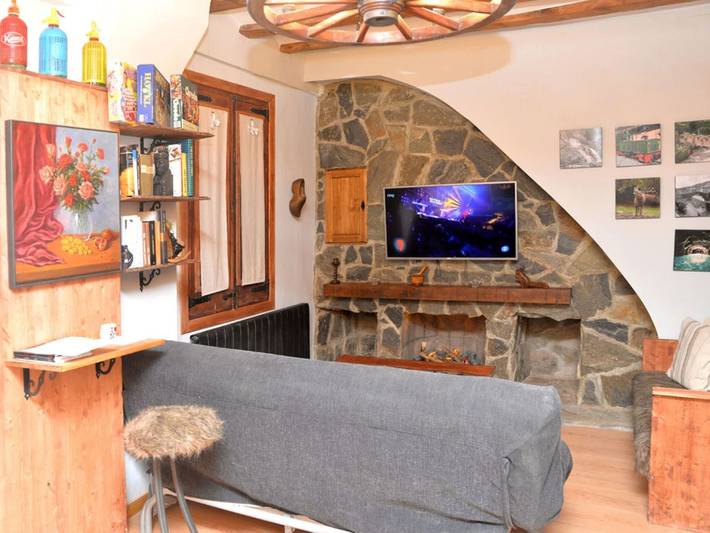 Appartement entier, Rustikal-moderne Wohnung für 6 Personen - Pobla de Lillet in La Pobla de Lillet, Pyrénées catalanes