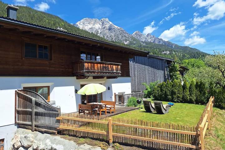 Ferienhaus für 12 Personen, mit Garten und Sauna