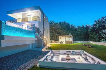 Villa für 10 Personen, mit Garten und Sauna sowie Pool in Split-Dalmatien