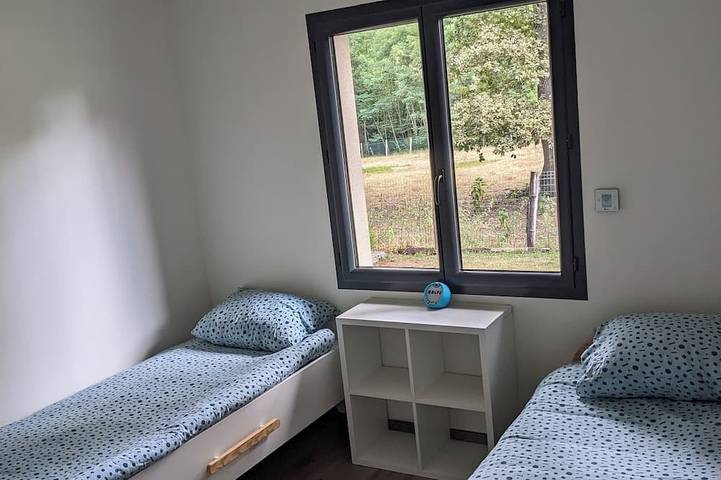 Location de vacances pour 5 personnes, avec piscine ainsi que terrasse et jardin à Saint-Morillon - 3