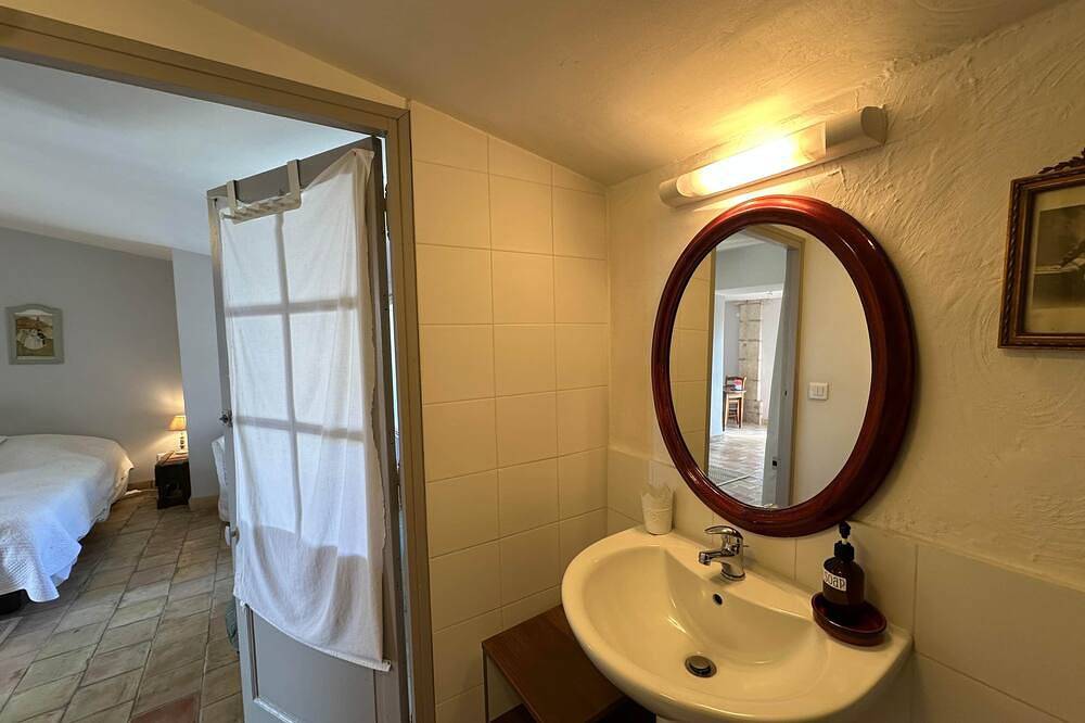 Apartamento entero, East Studio – Château Barbebelle Wine Estate Provence in Rognes, Region de Aix-en-Provence