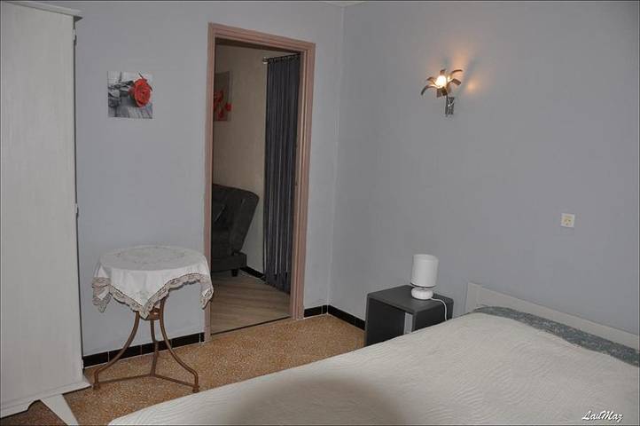 Gîte pour 2 personnes, avec Terrasse ainsi que Piscine et Vue à Puyméras - 3