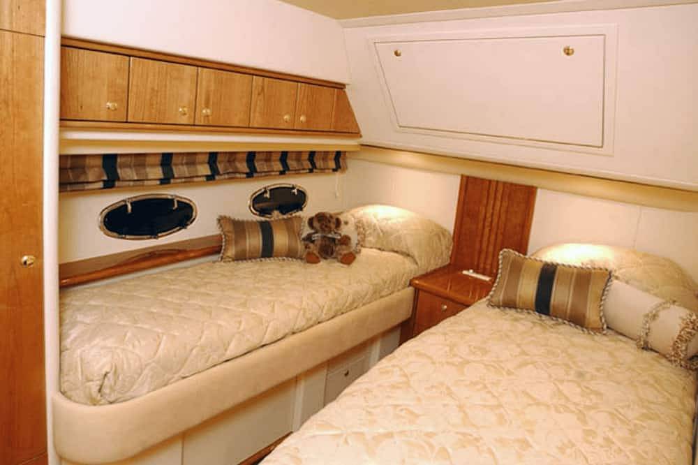 Rent motor yacht neptunus 56 fly in Split Croatia in Split, Split-Dalmatien