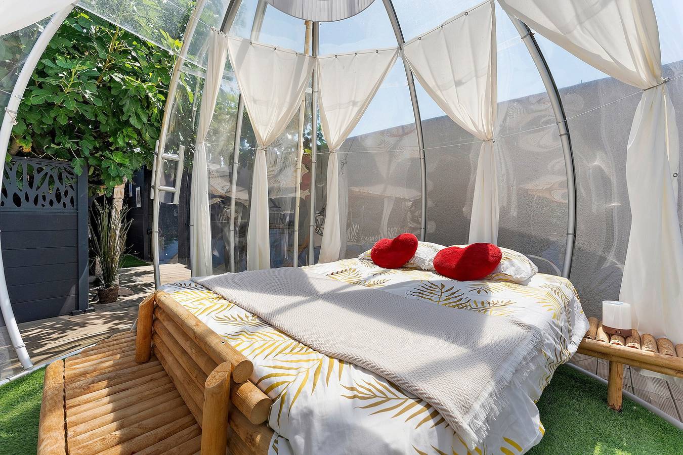 Ganze Wohnung, Glamping „Außergewöhnlicher Aufenthalt in einer Bubble“ mit privatem Pool, Whirlpool, Garten & Wlan in Berre-l'Étang, Mittelmeerküste (Frankreich)