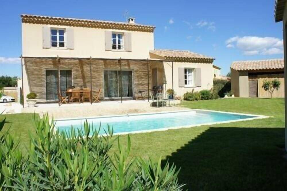 Schönes Haus im Luberon mit Pool Tür in Maubec, Regionaler Naturpark Luberon