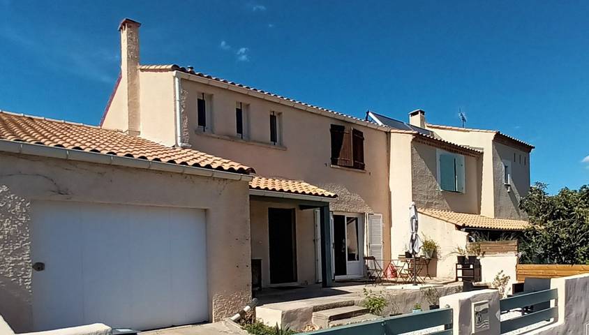 Gîte pour 5 personnes, avec terrasse et jardin
